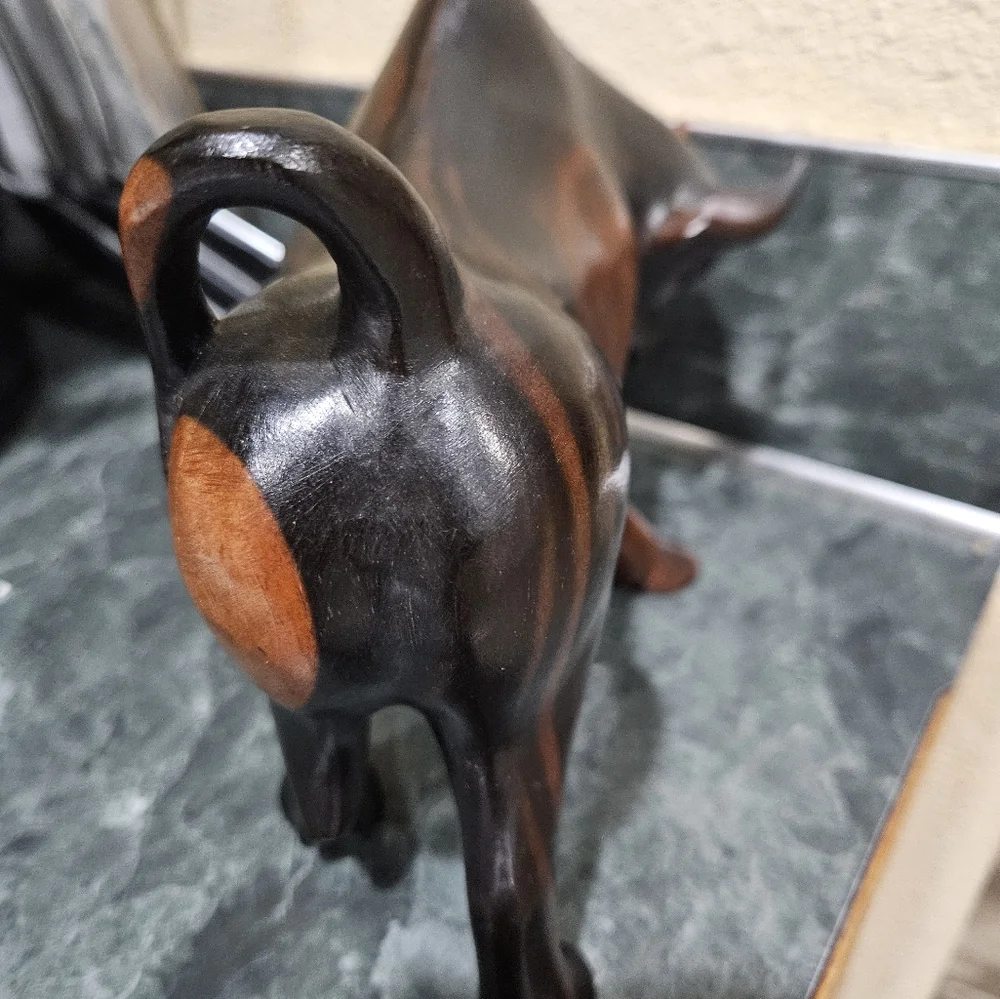 Handcrafted wooden Bull from the Phillipines - Picture 6 of 8